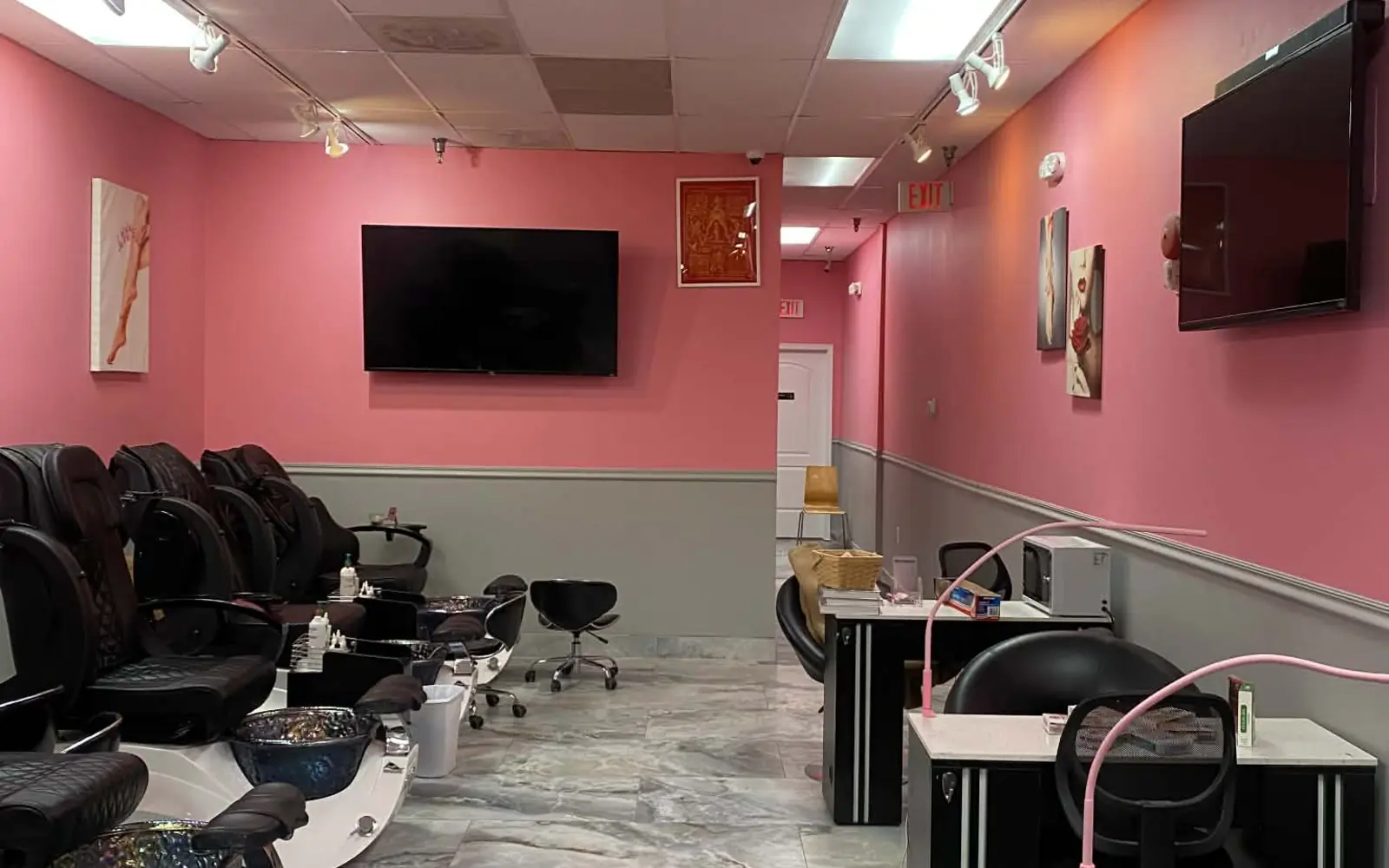 Matrix Nails in Woodbridge, VA – real salon photo